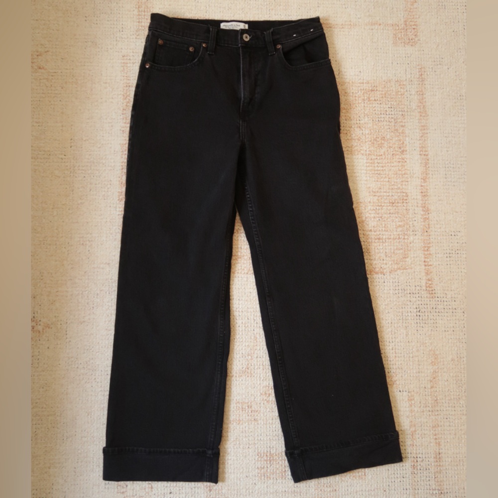 Abercrombie and Fitch 90s relaxed straight black denim jean 6s